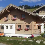Dreimaederlhaus *