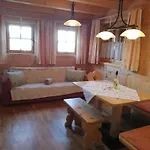 Dreimaederlhaus *
